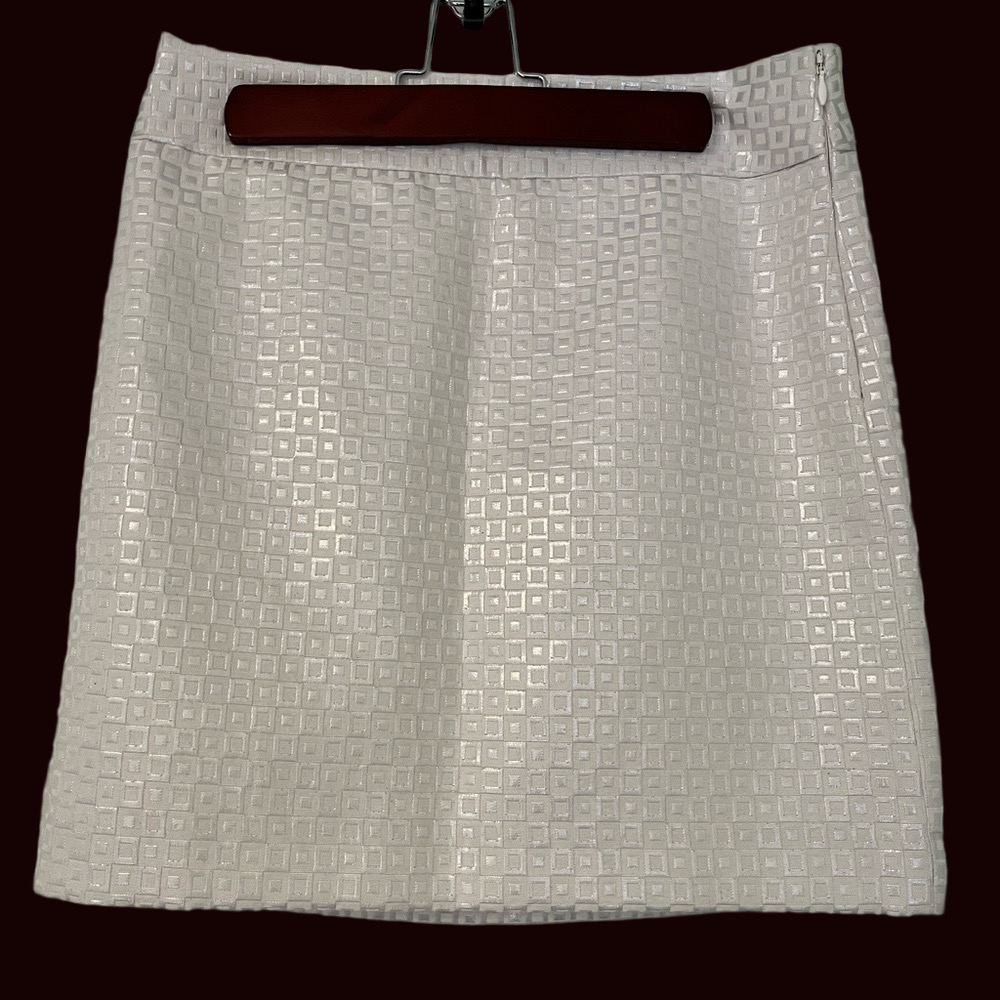 Banana Republic ivory and silver square-patterned mini skirt, fully lined size 2
